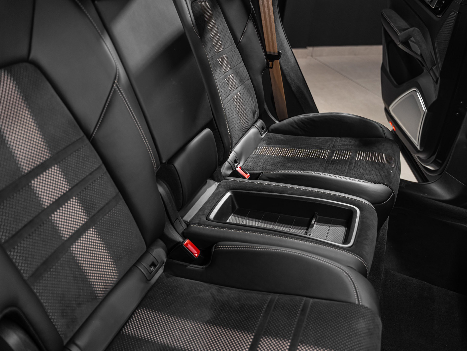 #image_seo_title Luxury Vehicles #separator_sa High End Cars #separator_sa Pharoah Cars