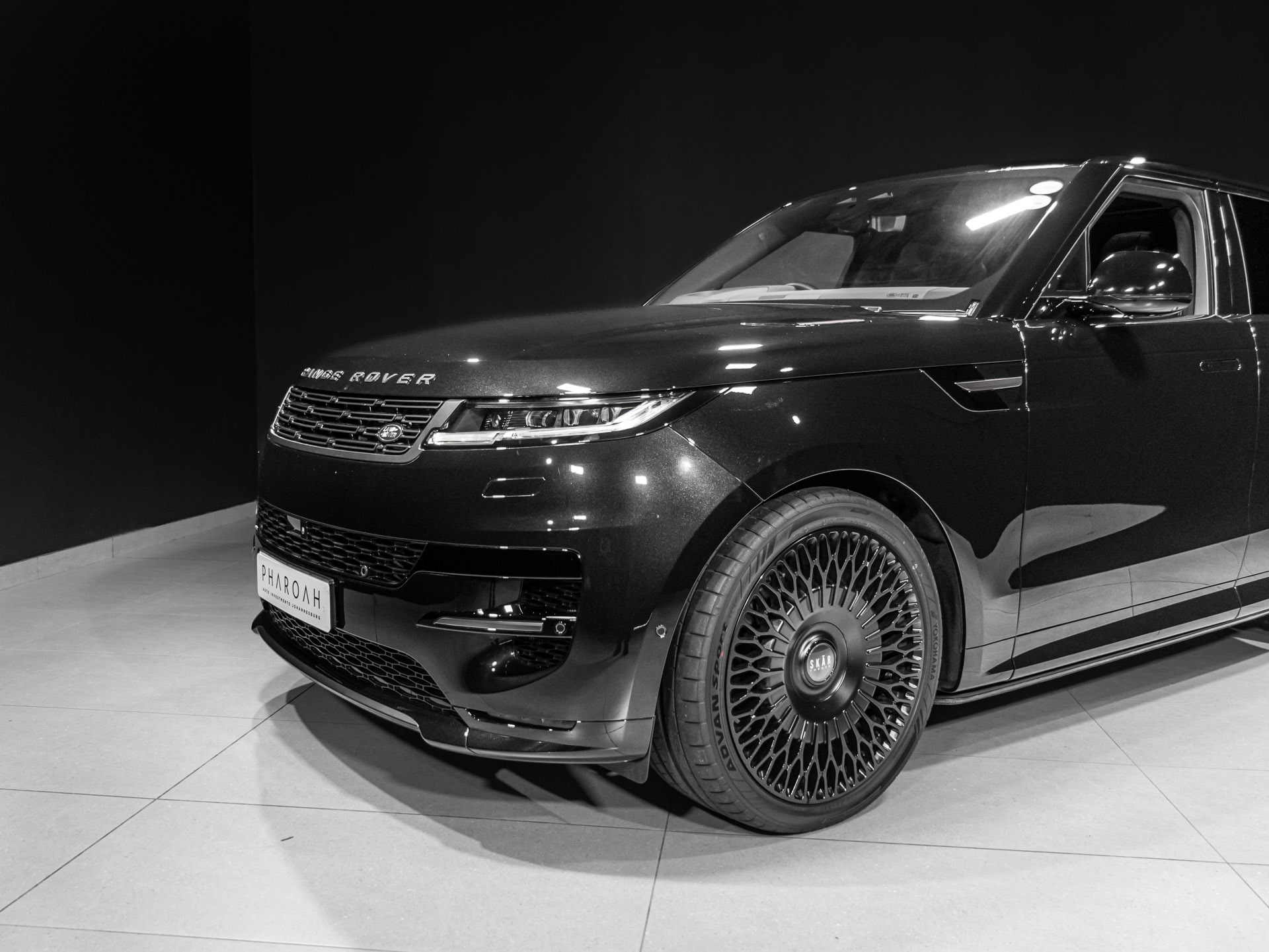 black-range-rover-sport-4368