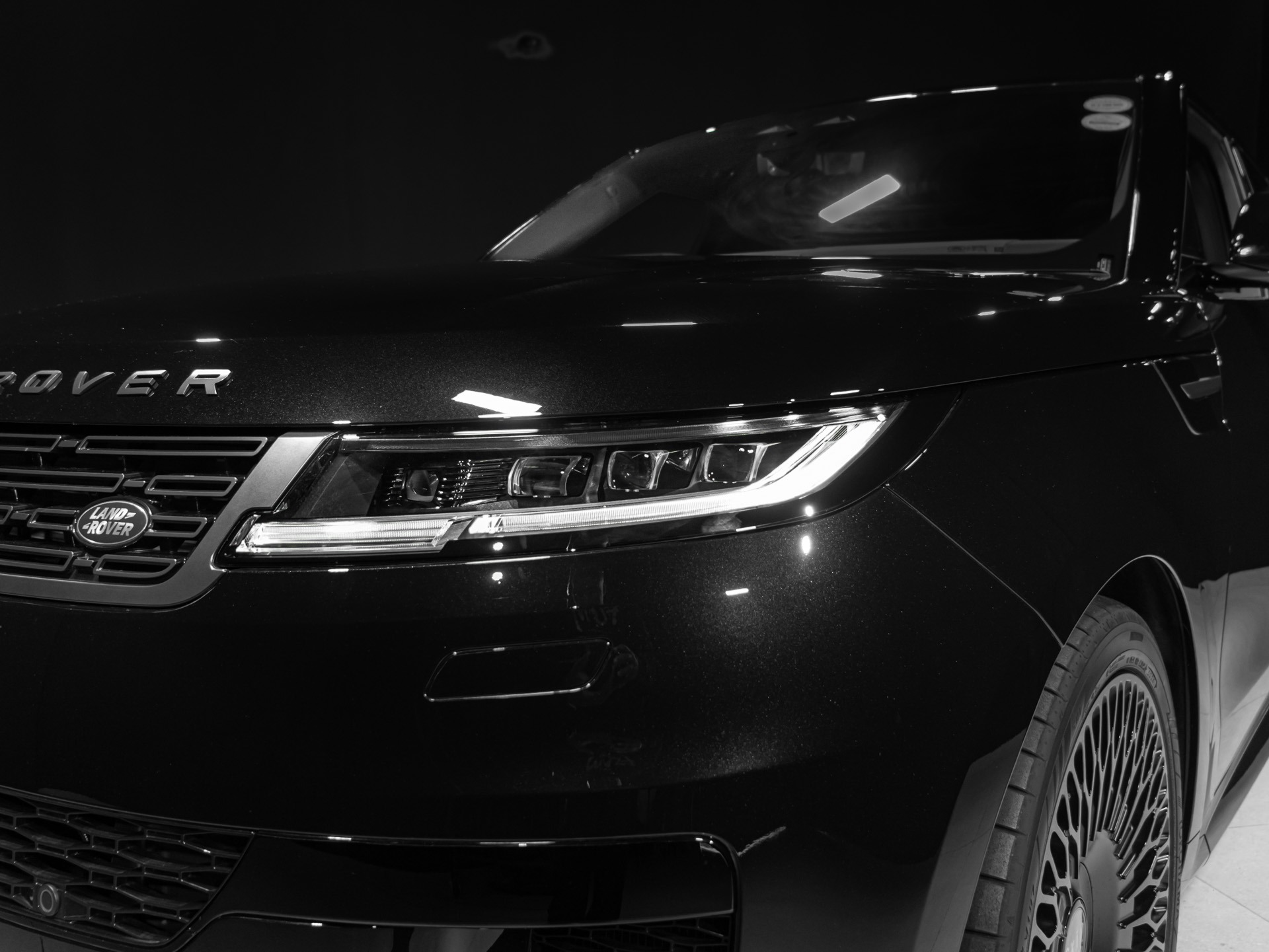 black-range-rover-sport-4376