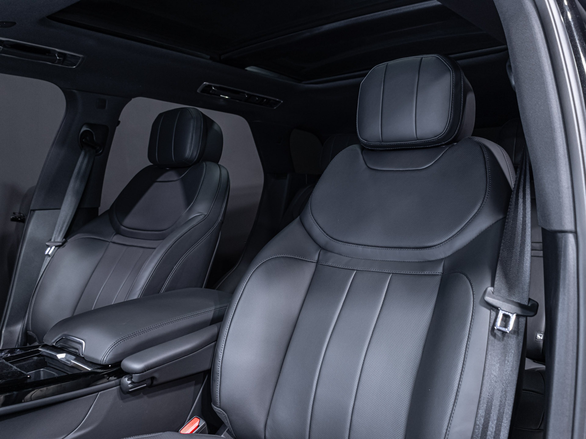 black-range-rover-sport-4409