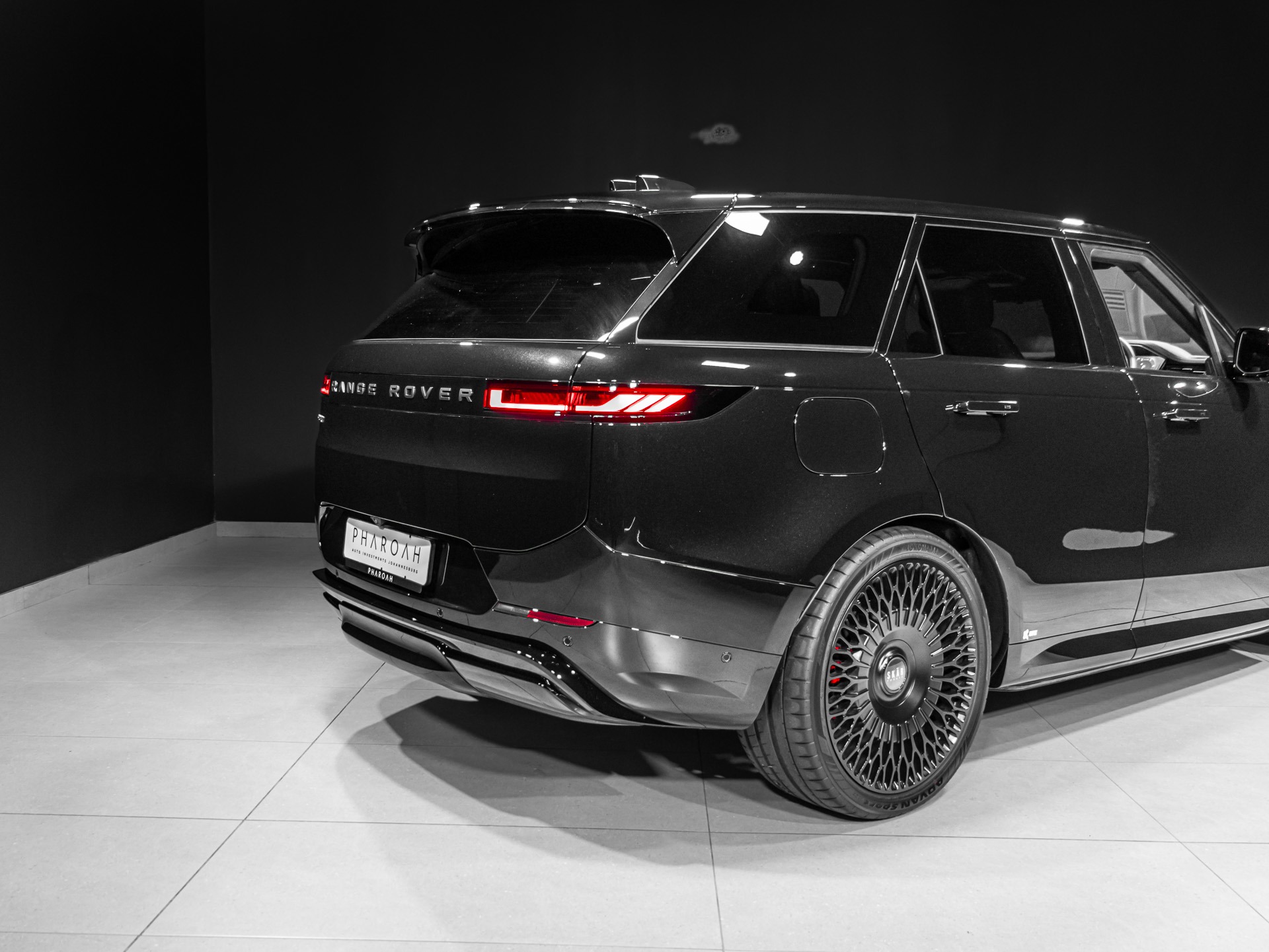 black-range-rover-sport-4494
