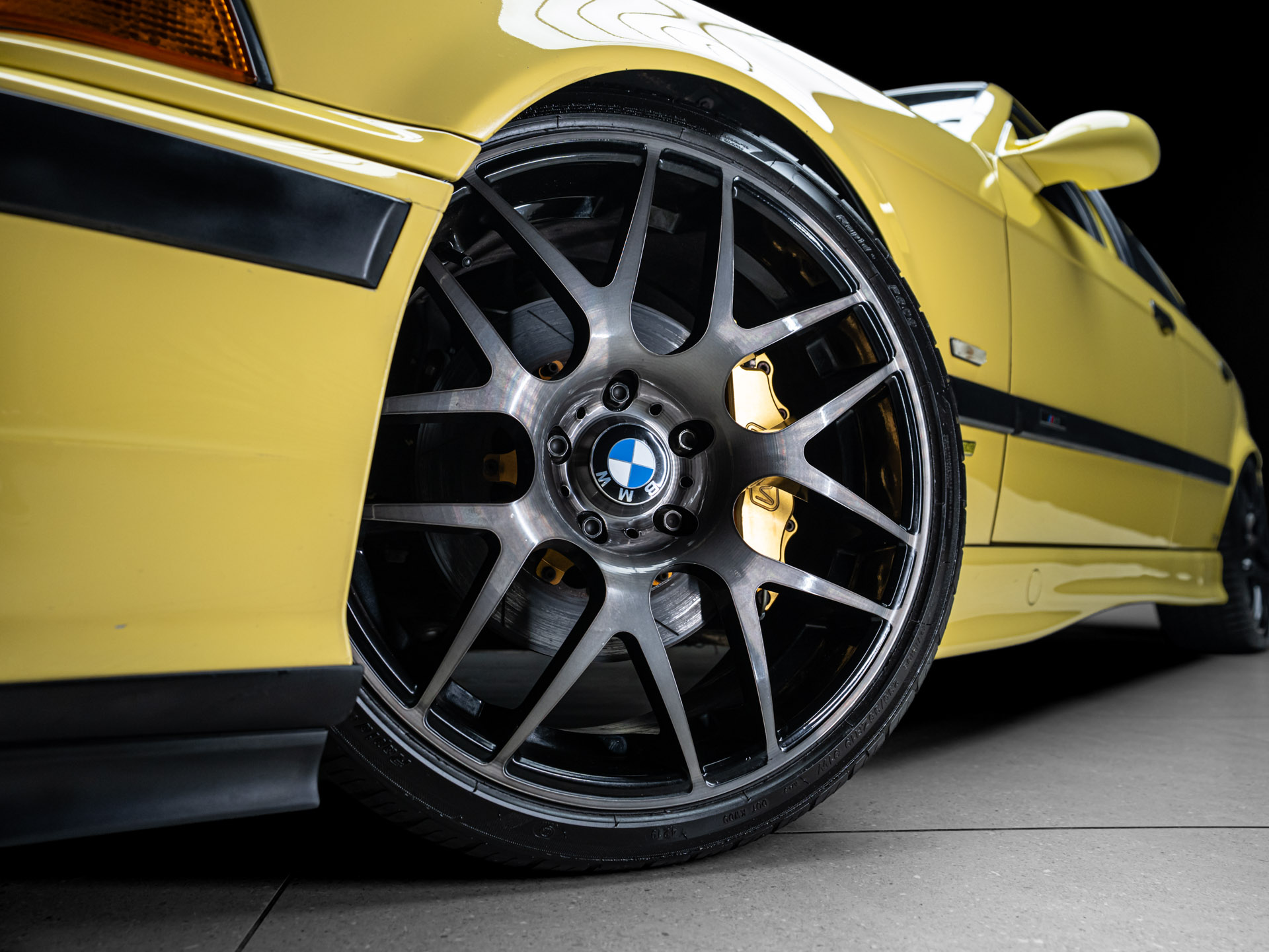 yellow bmw m3 11