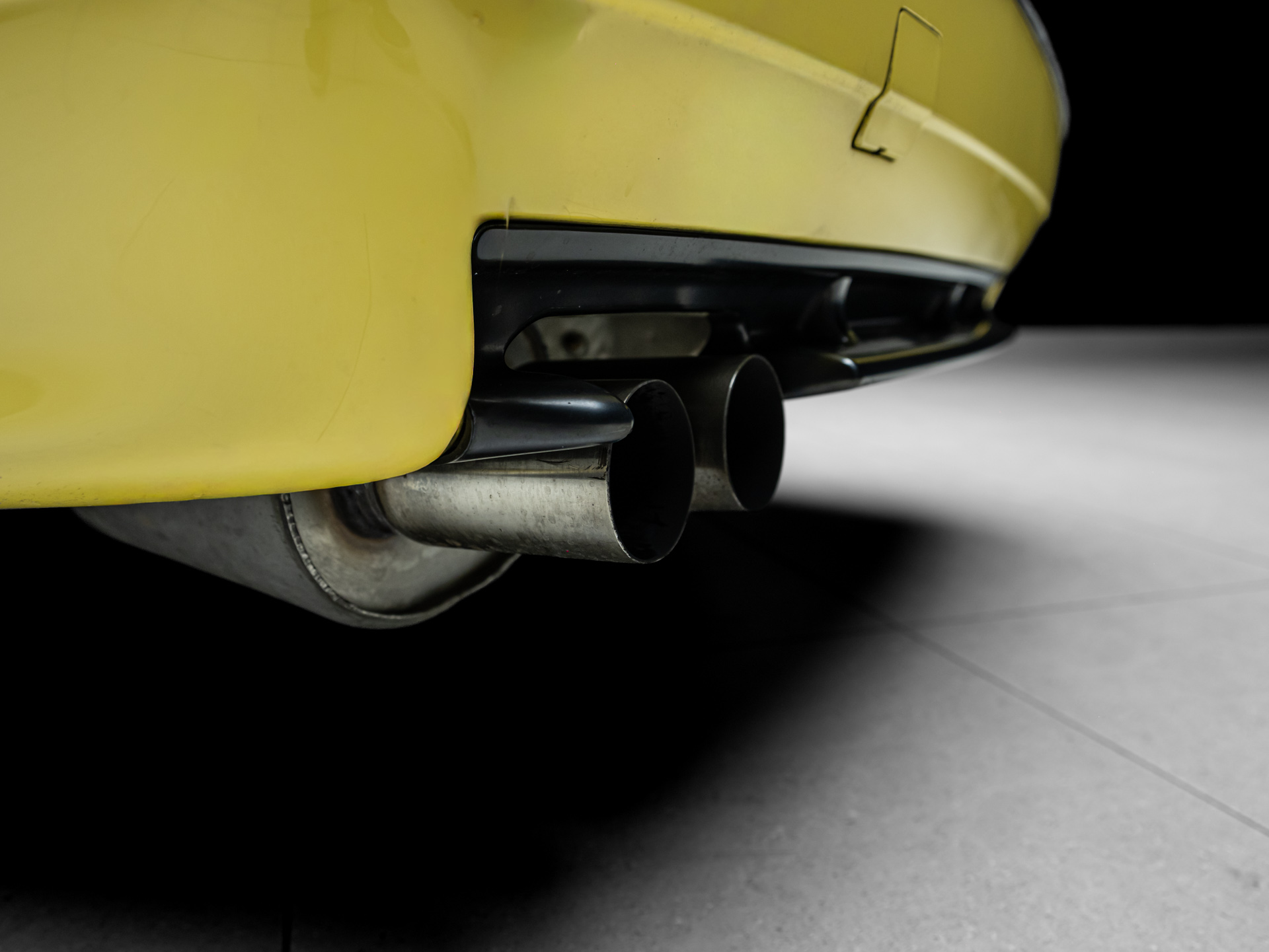 yellow bmw m3 16