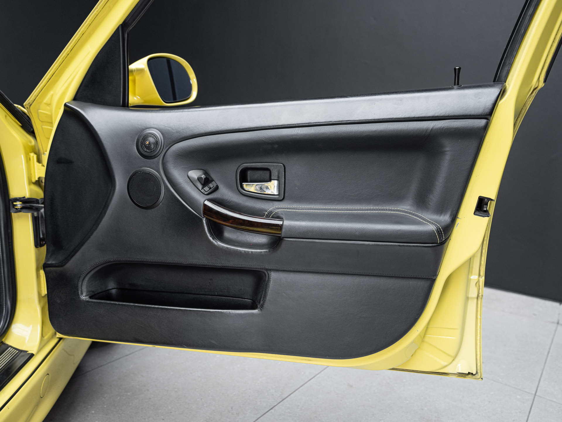 yellow bmw m3 18