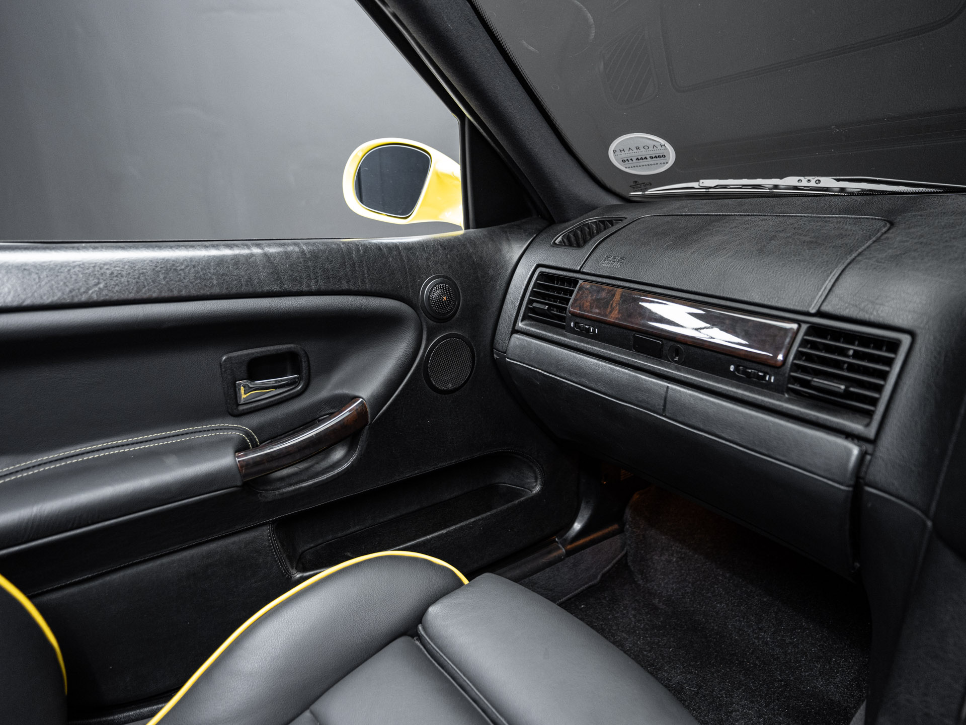 yellow bmw m3 25