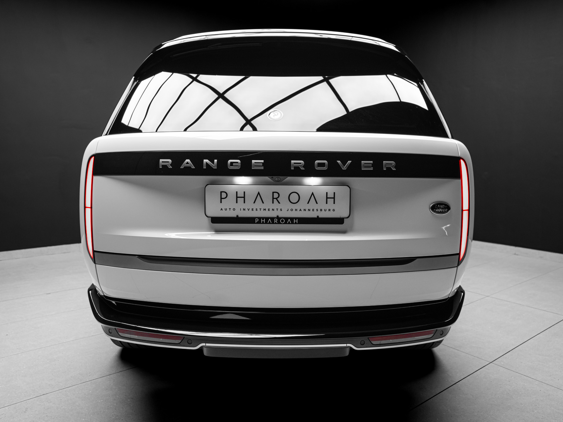 white range rover autobiography p530 13