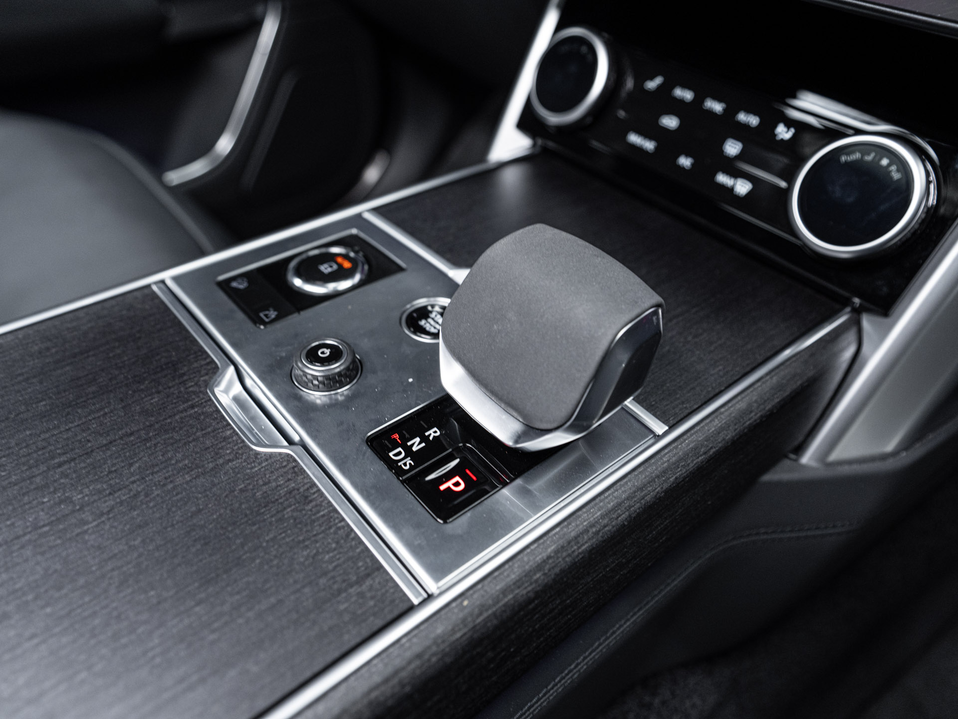 white range rover autobiography p530 20