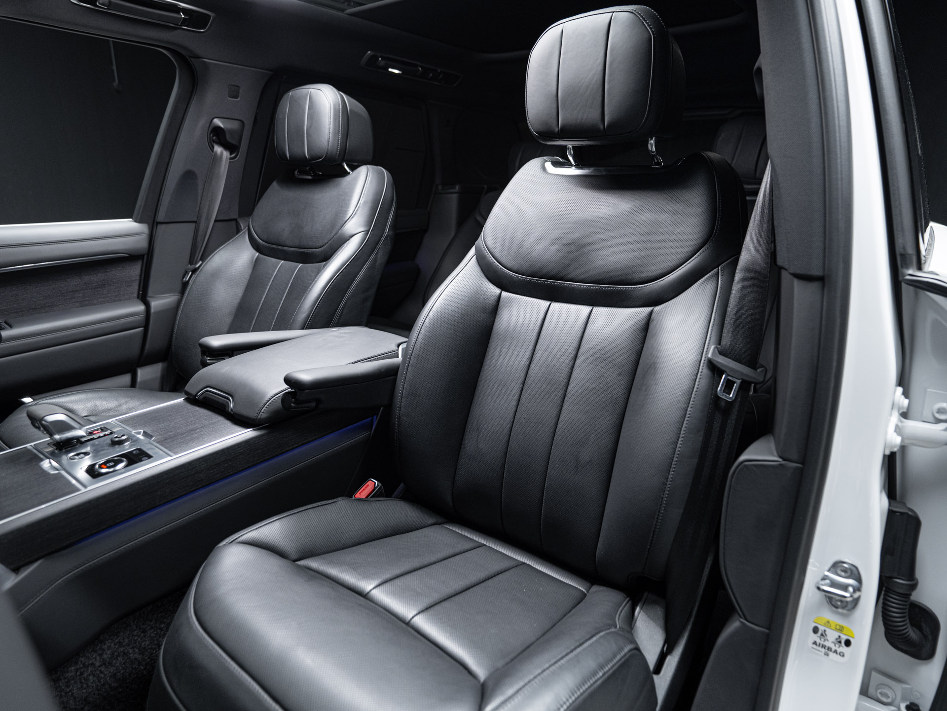 white range rover autobiography p530 25