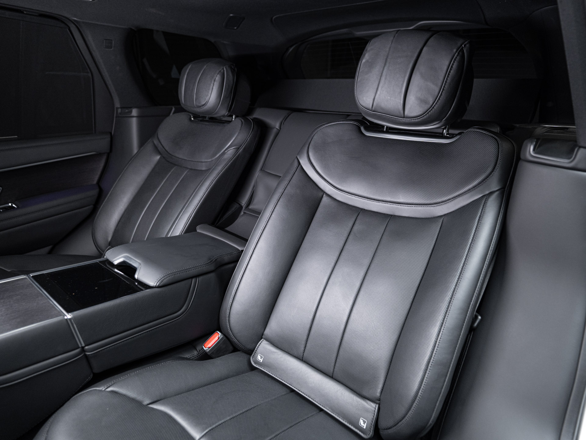 white range rover autobiography p530 27
