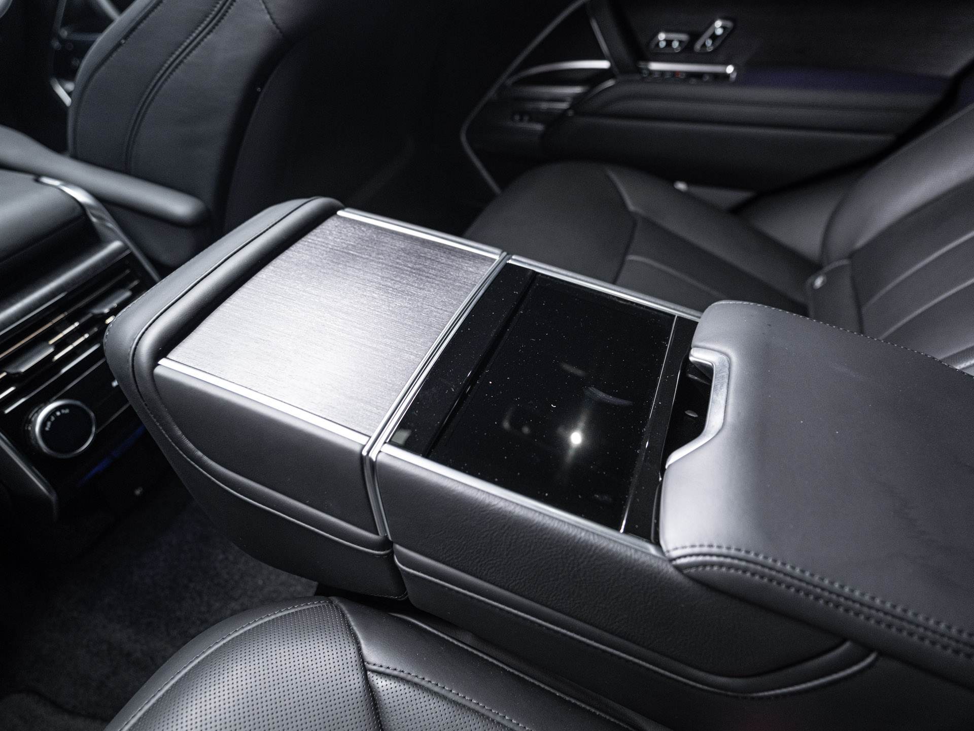 white range rover autobiography p530 28