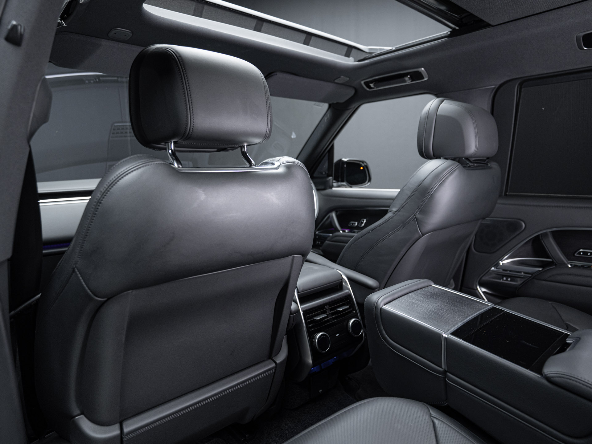 white range rover autobiography p530 29