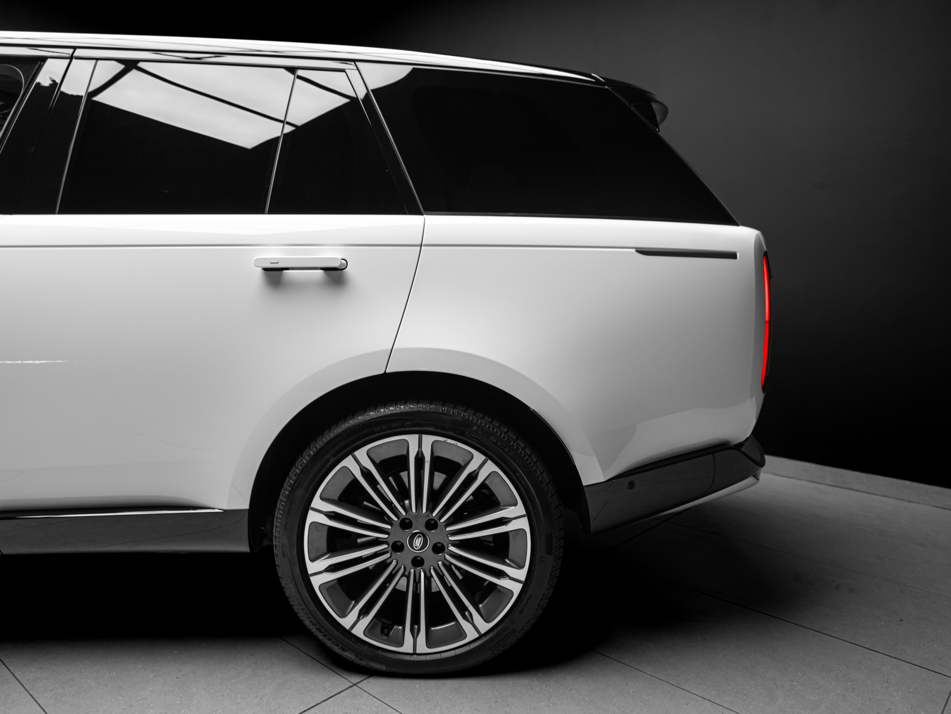white range rover autobiography p530 5