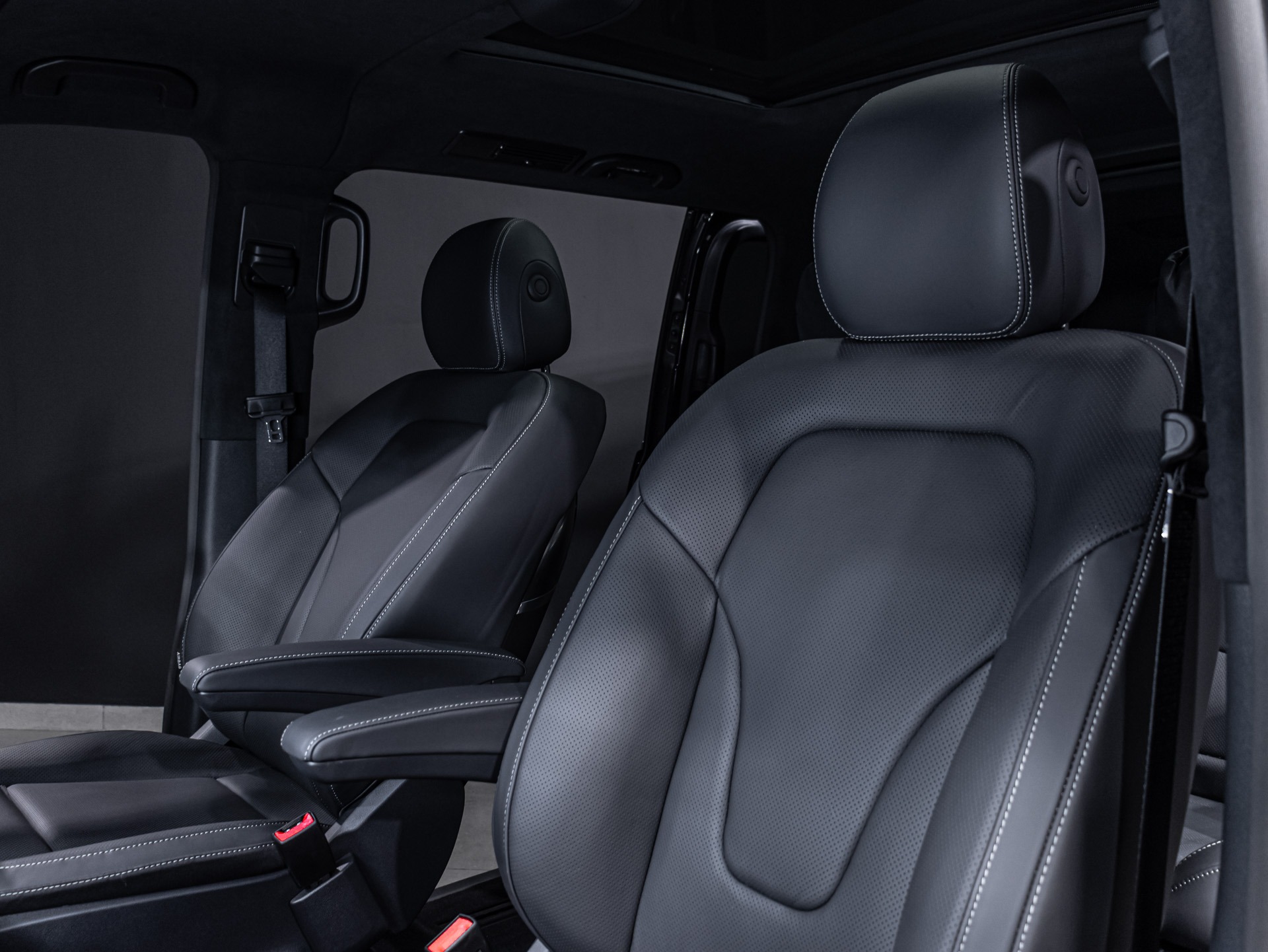 Black Mercedes-Benz V300 for sale