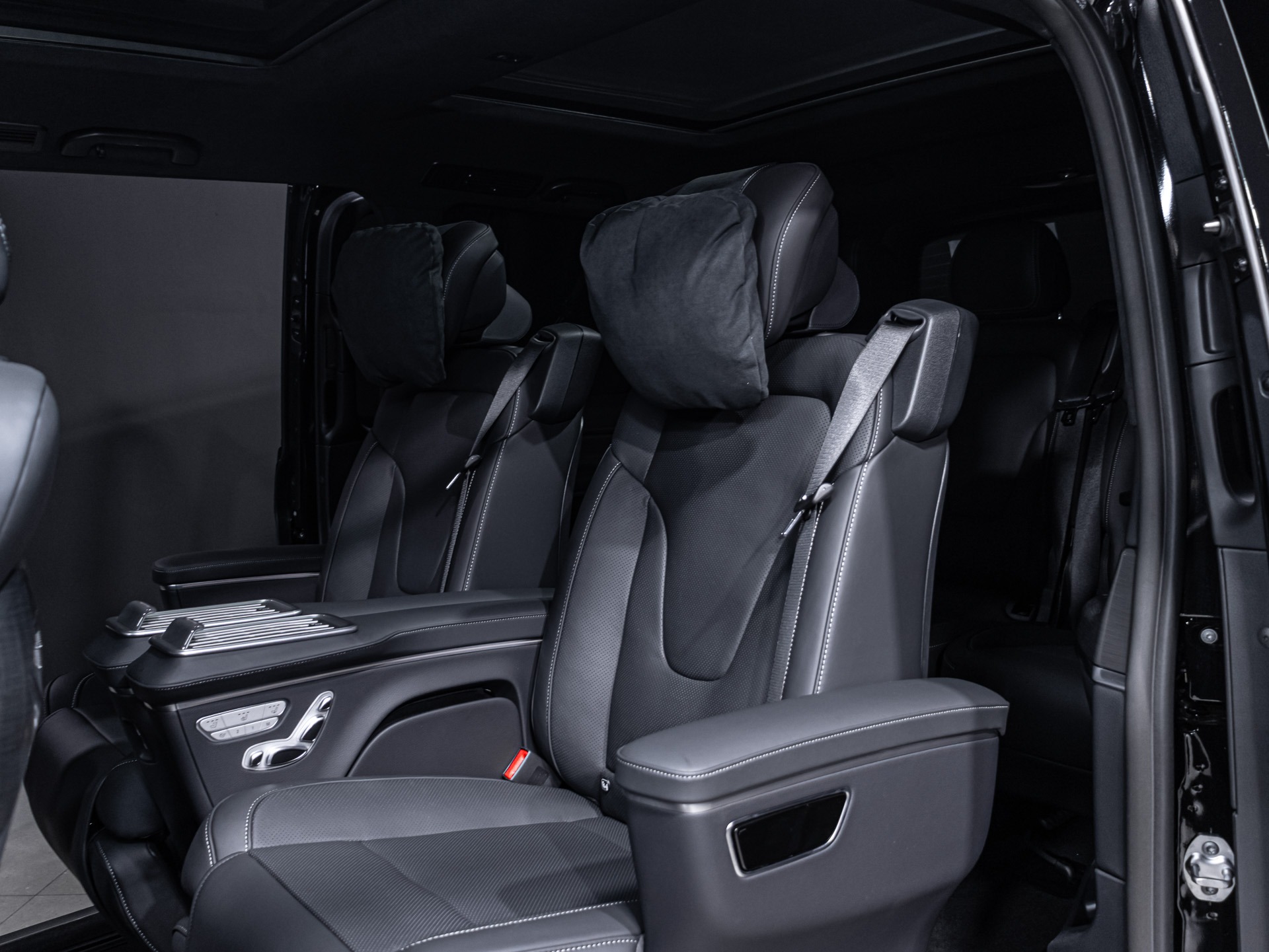 Black Mercedes-Benz V300 for sale