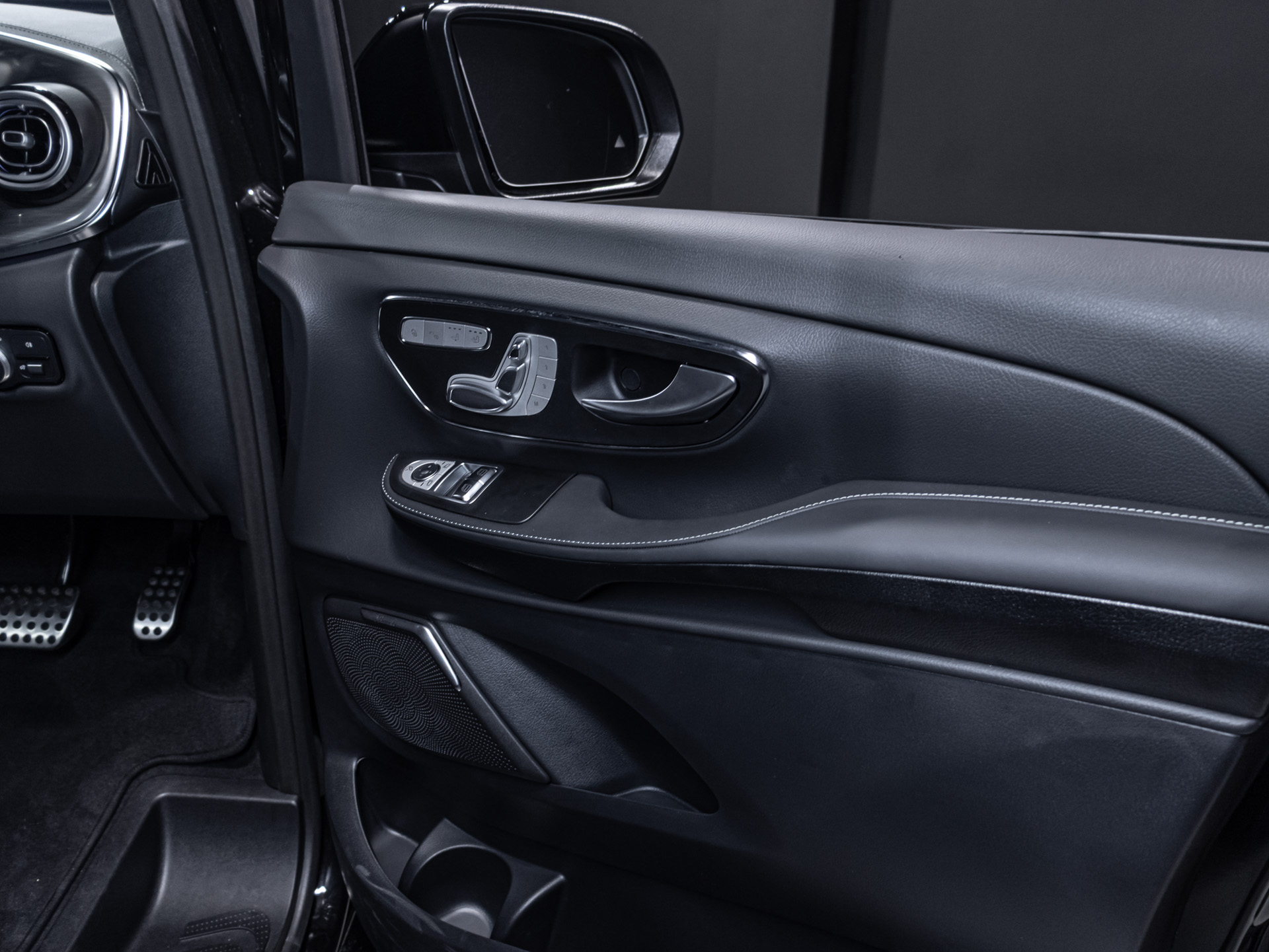 Black Mercedes-Benz V300 for sale