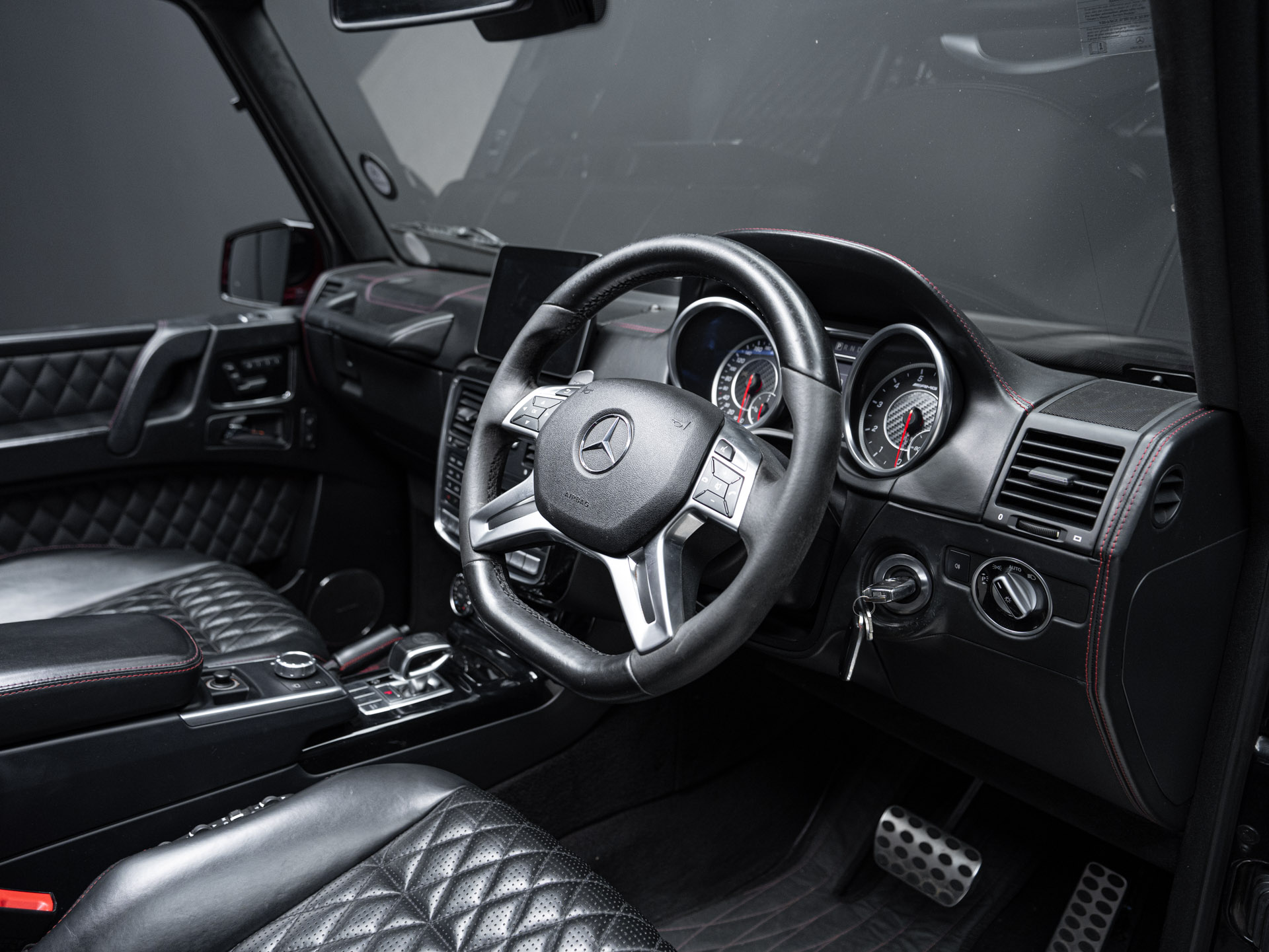red mercedes g63 18