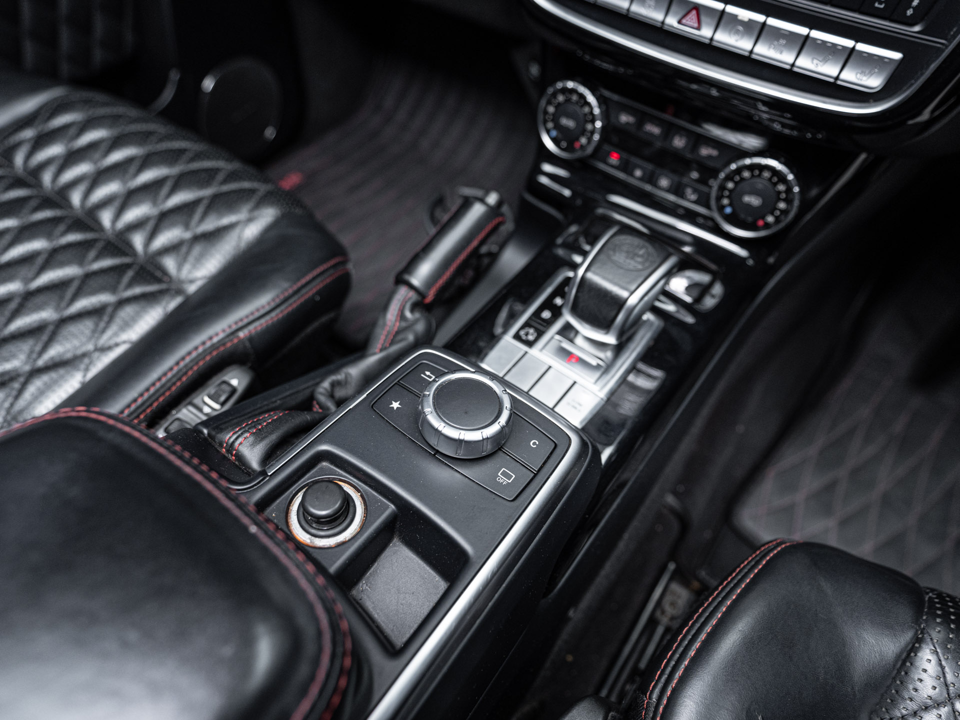 red mercedes g63 22