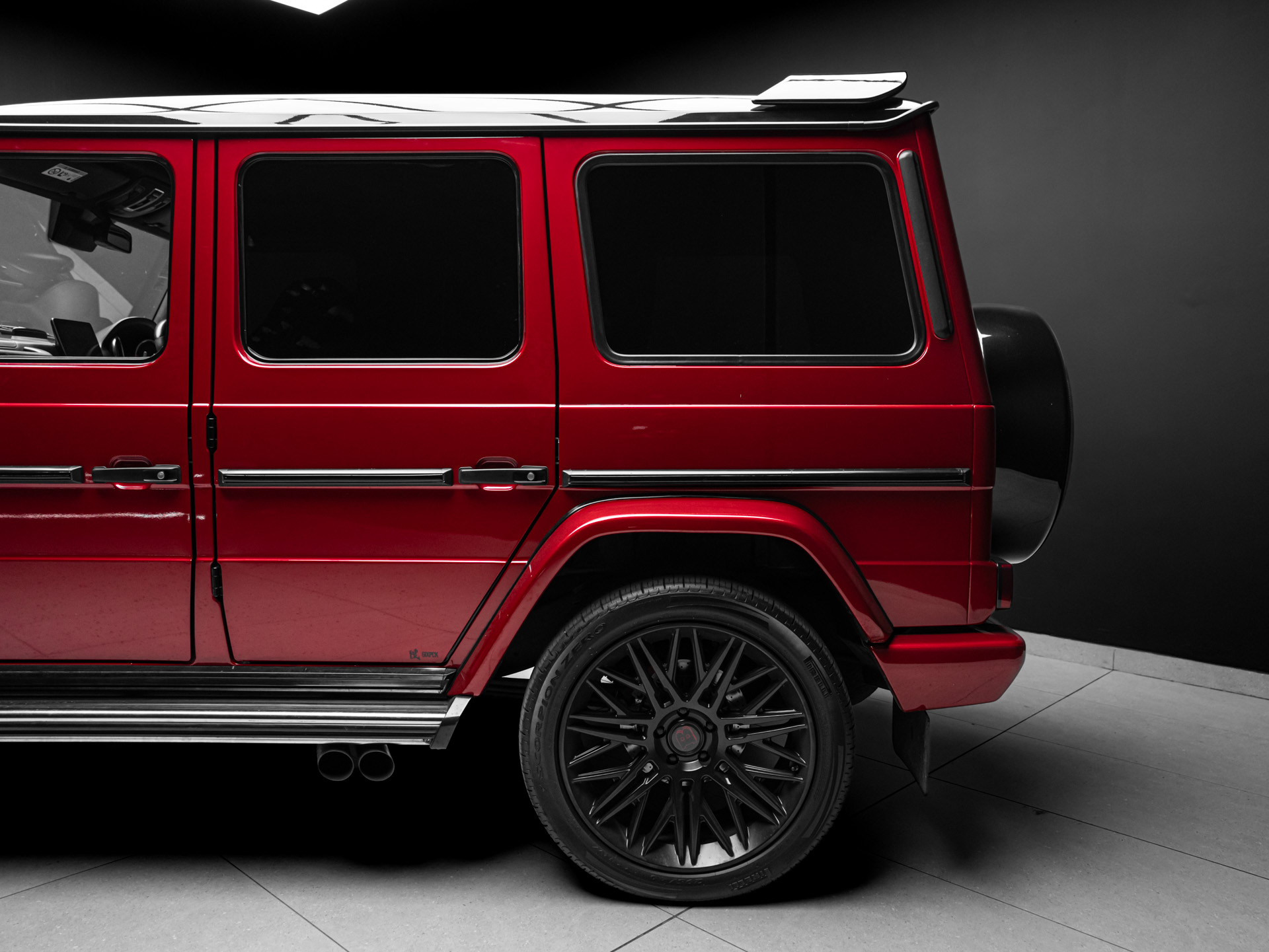 red mercedes g63 5