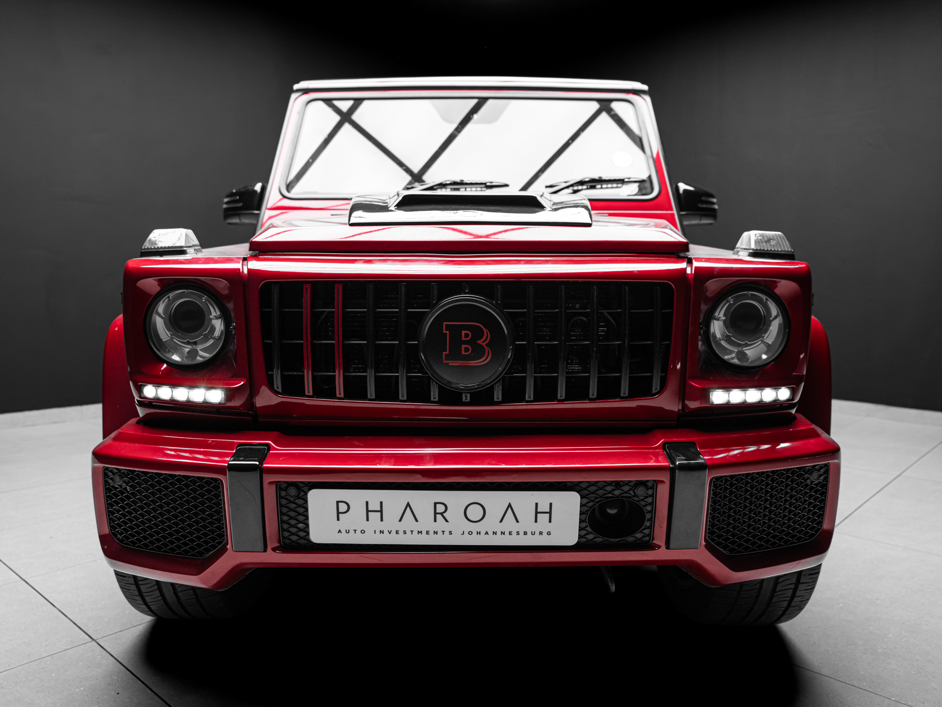 red mercedes g63 8