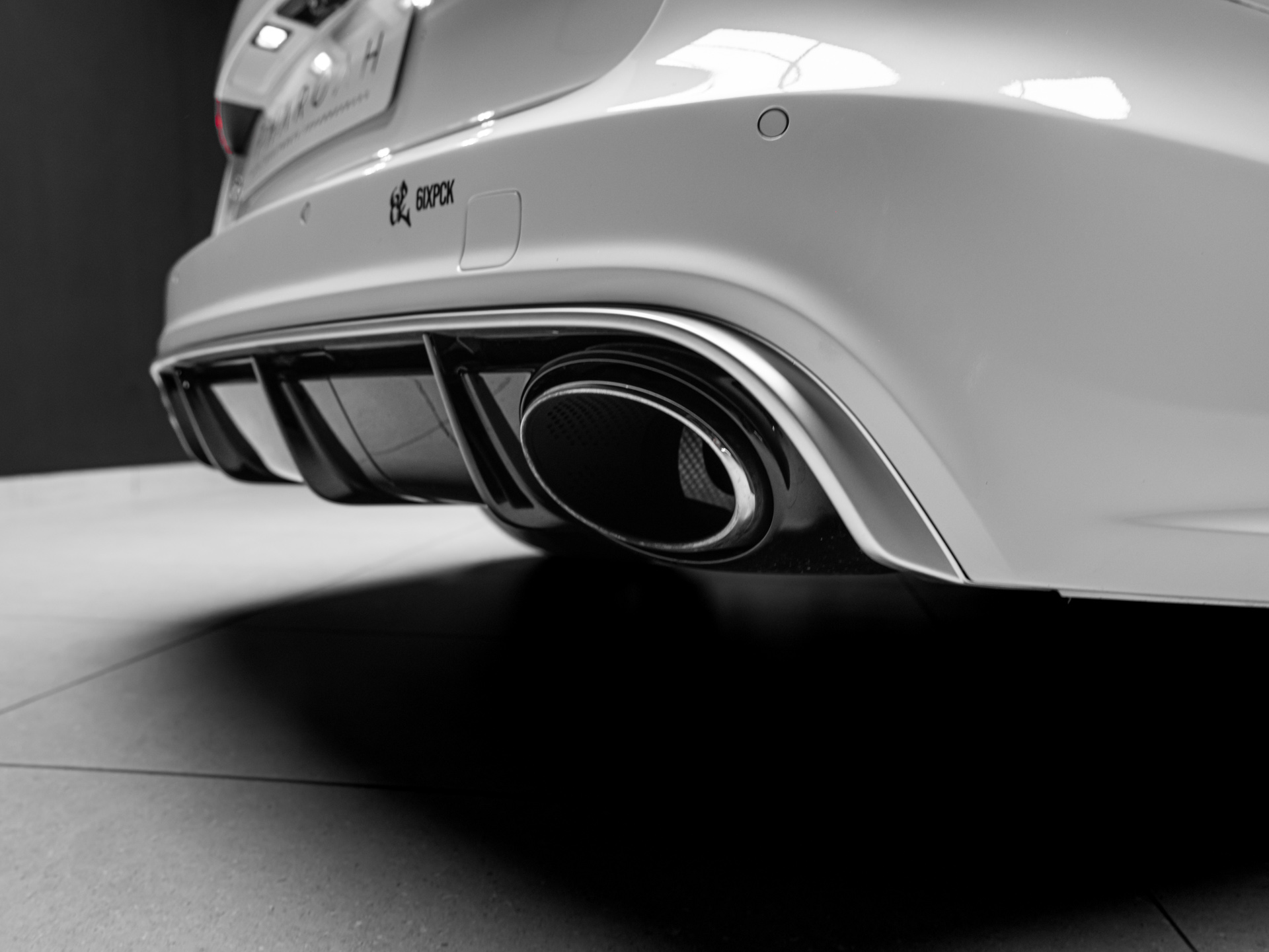 white audi rs6 12