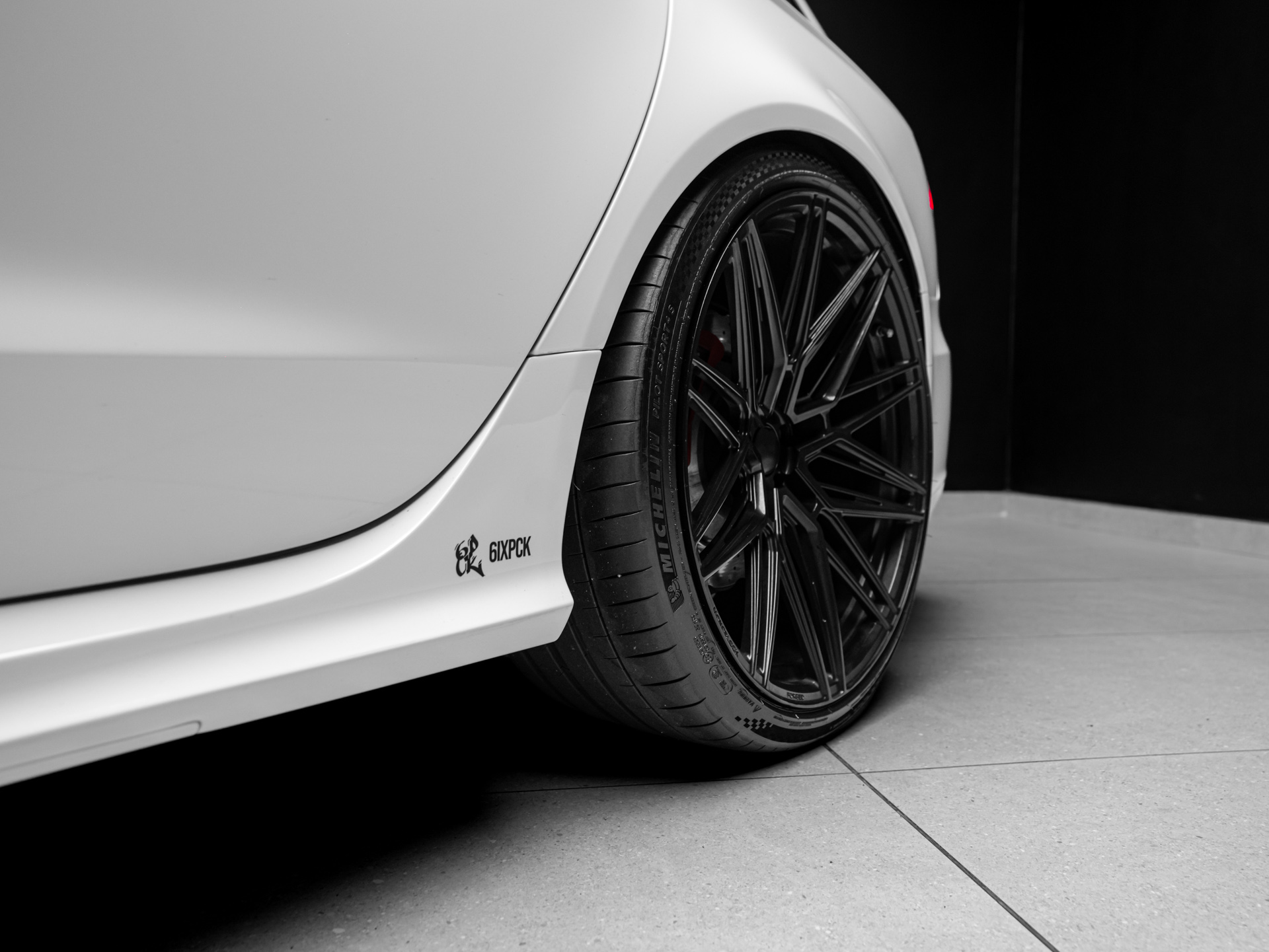 white audi rs6 5