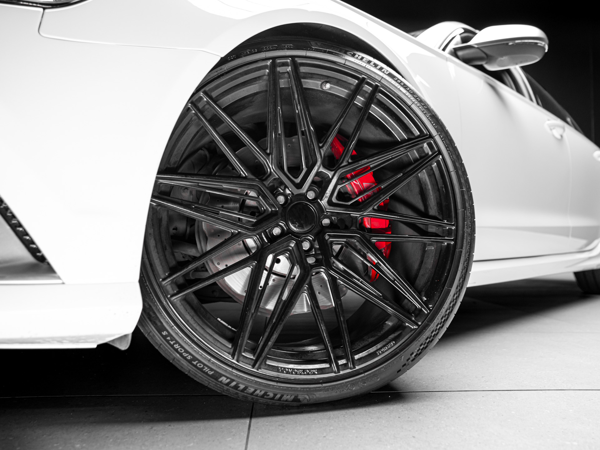 white audi rs6 9