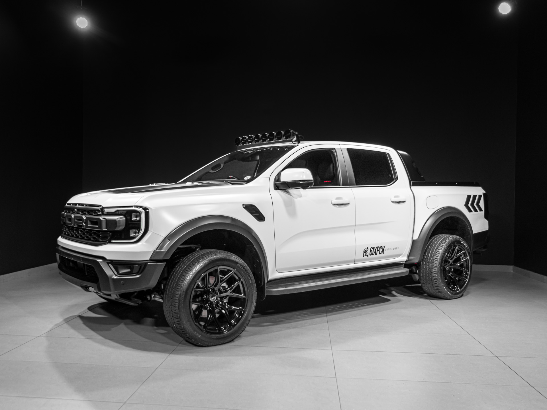 white raptor 5564