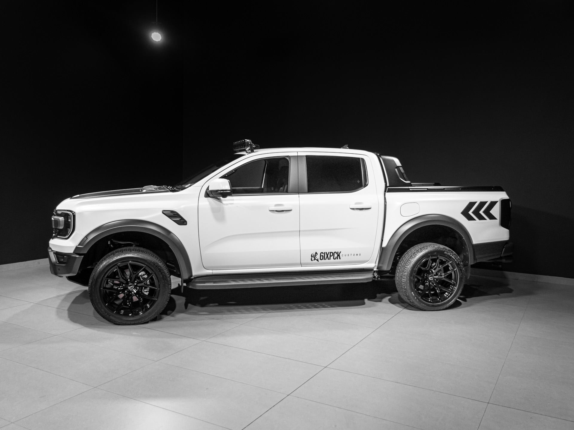 white raptor 5572