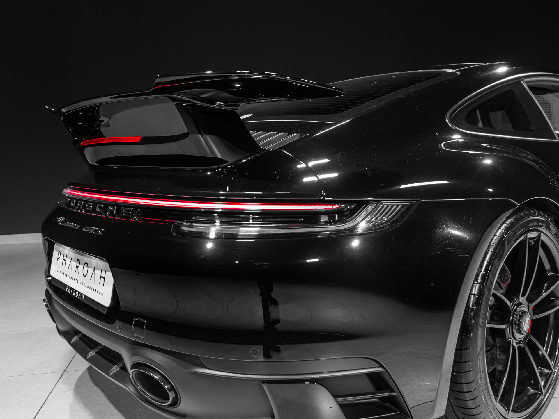 black 911 gts 7843
