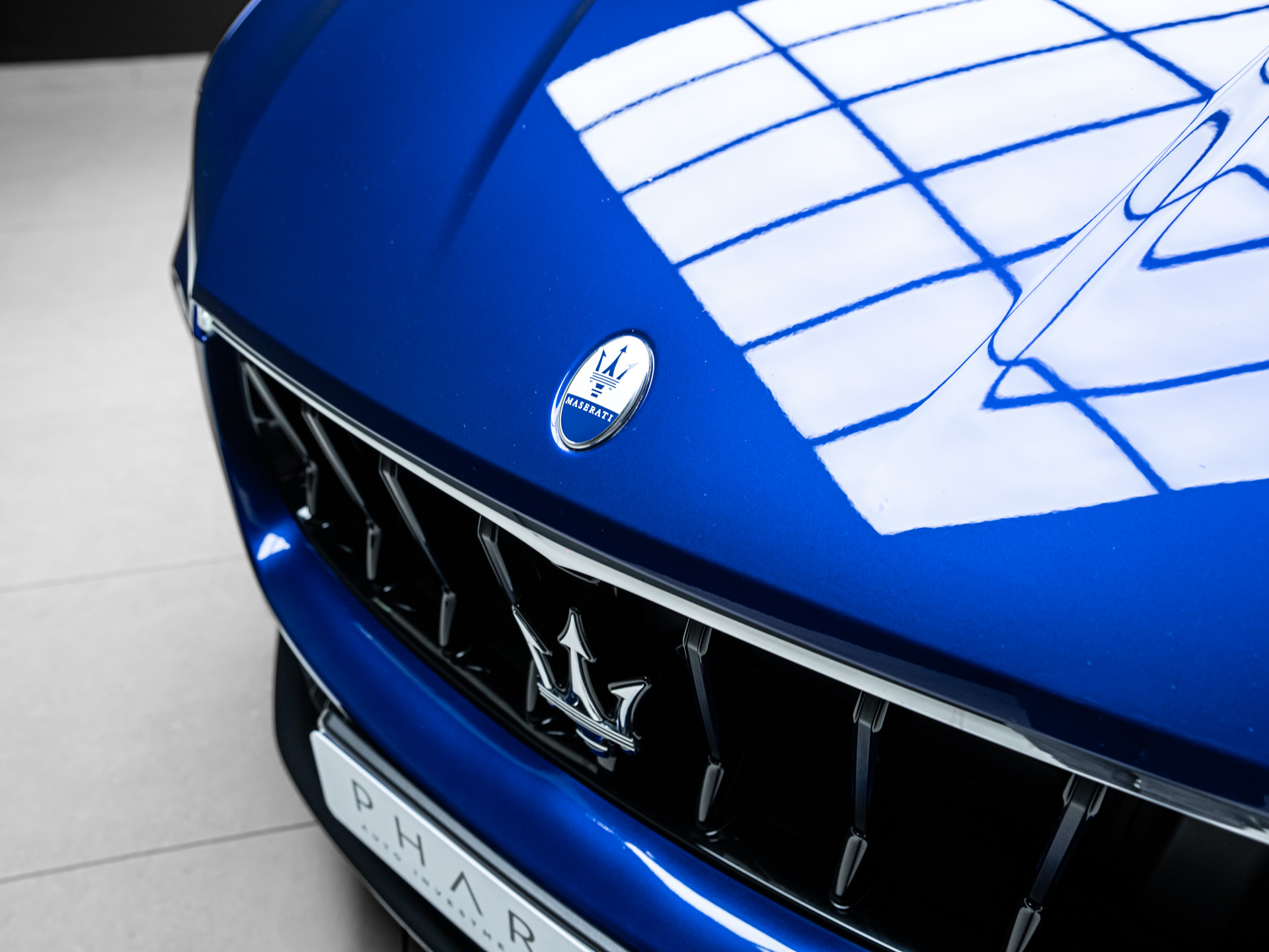 blue maserati levante 10