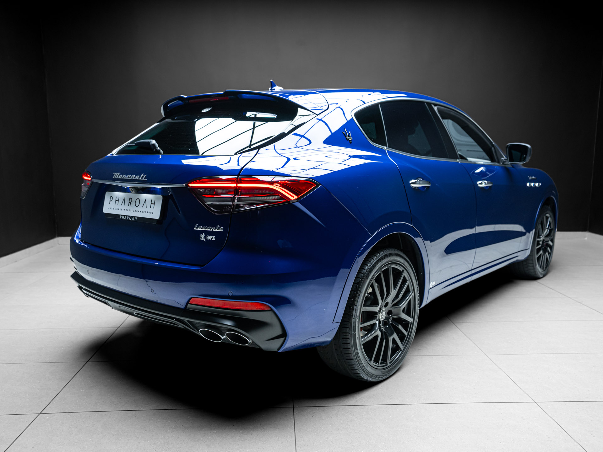 blue maserati levante 14
