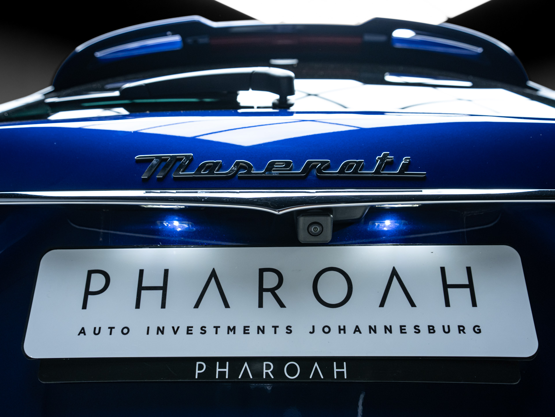 blue maserati levante 16