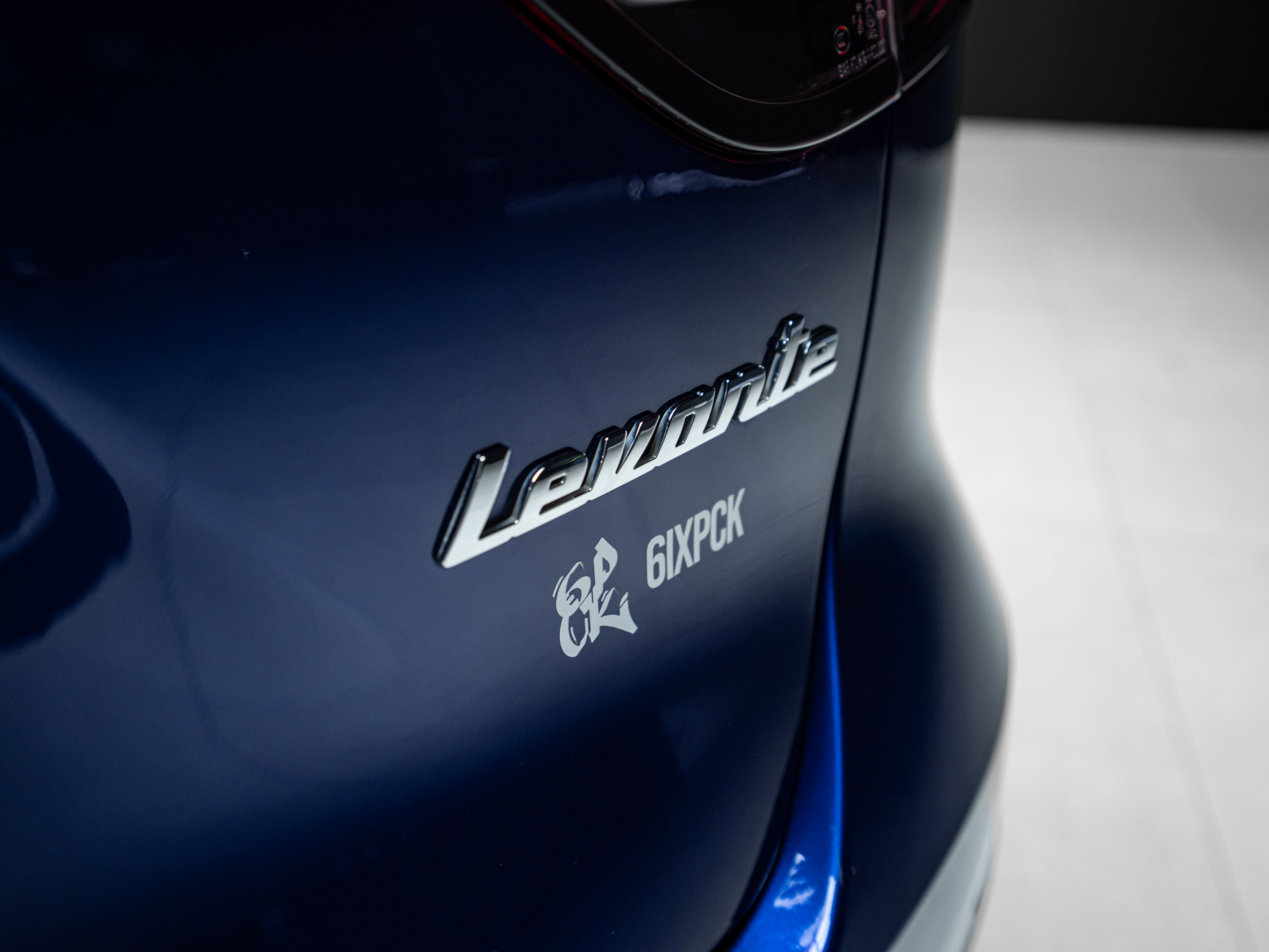 blue maserati levante 17