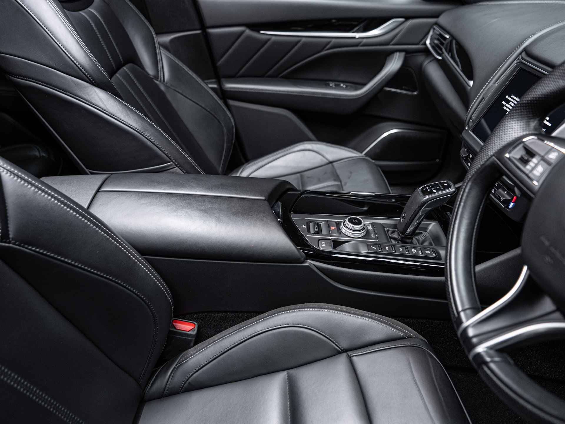 blue maserati levante 22