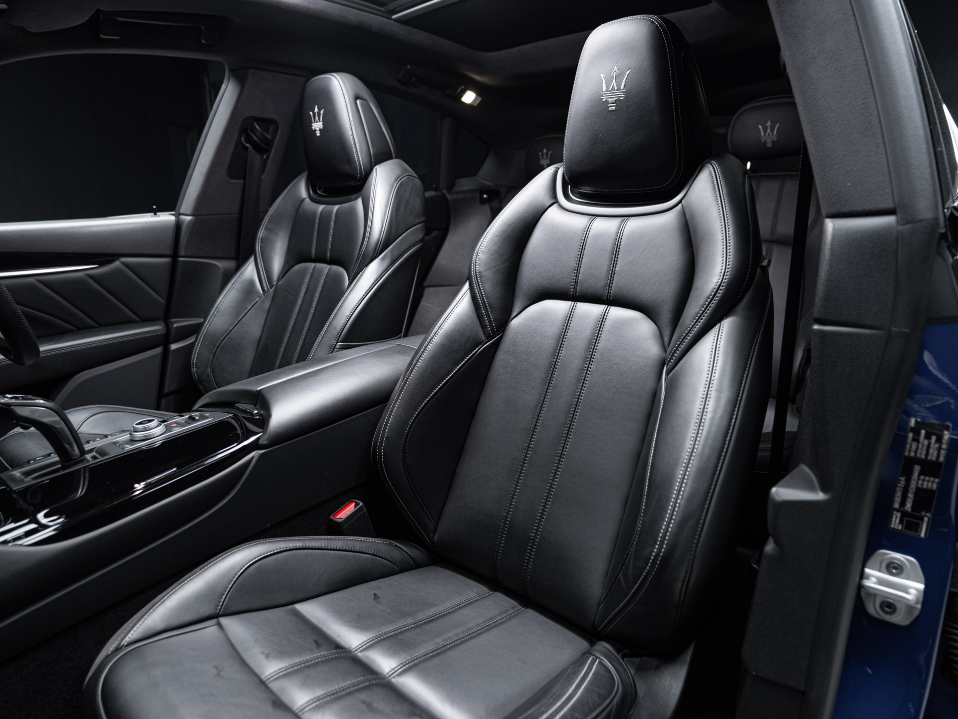 blue maserati levante 26