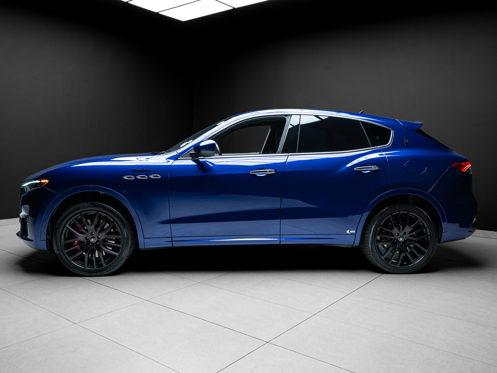 blue maserati levante 3
