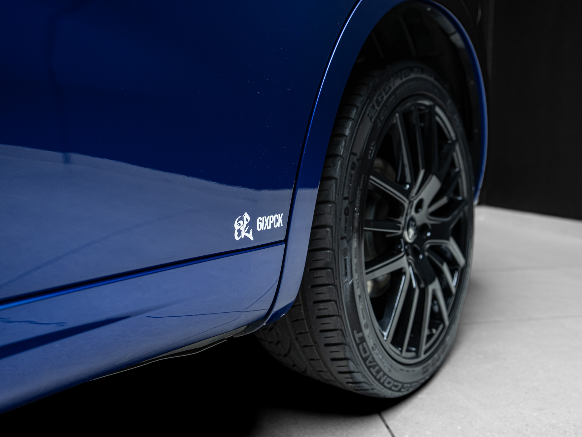 blue maserati levante 6