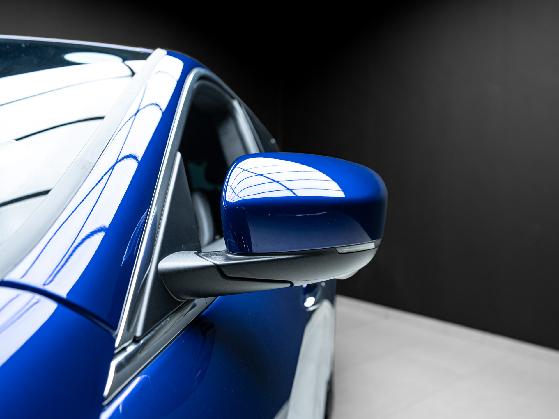 blue maserati levante 7