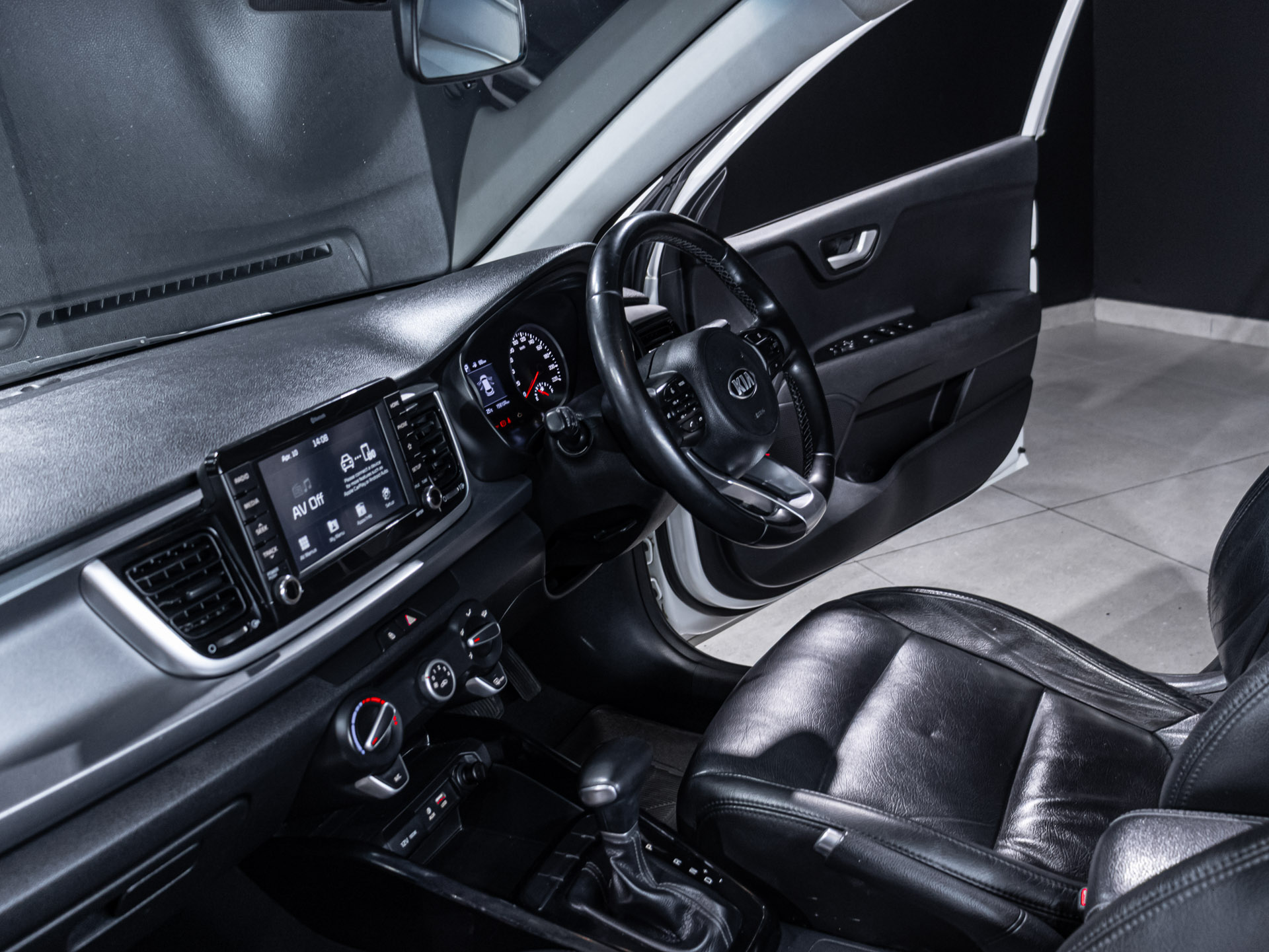 kia rio 0875