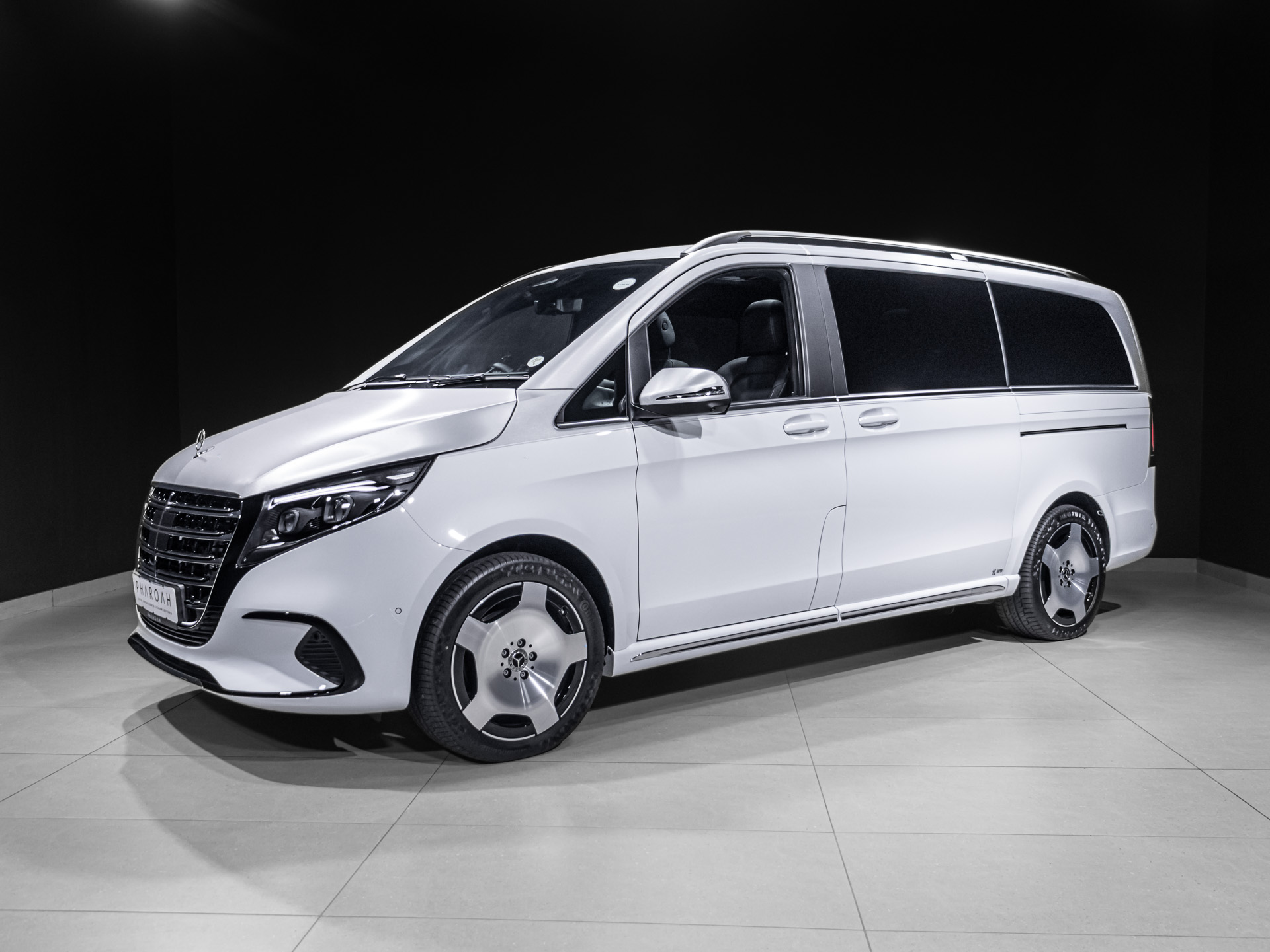 silver white v300 7625