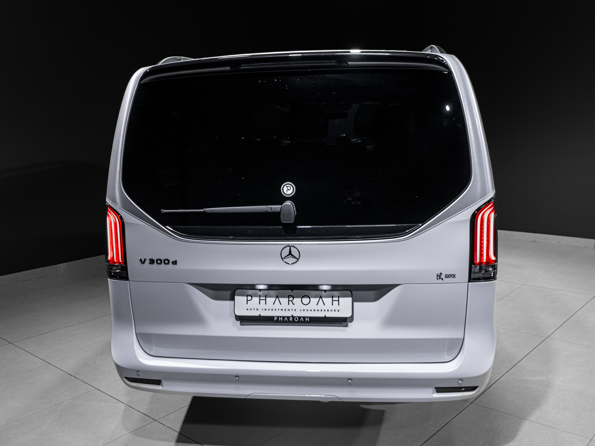silver white v300 7687
