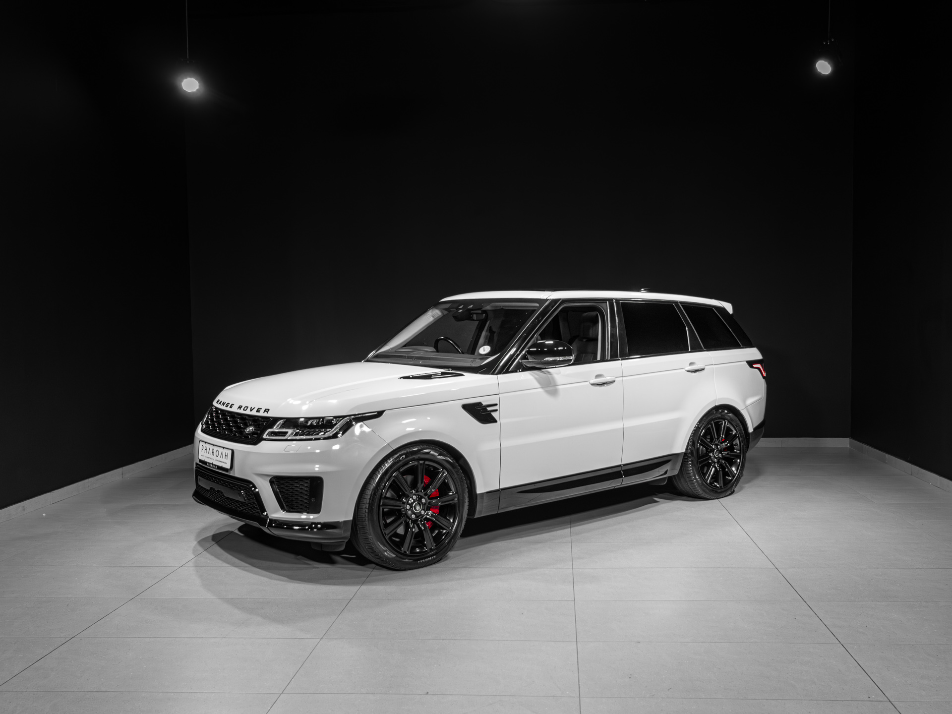 white Range rover Sport HSE-3161