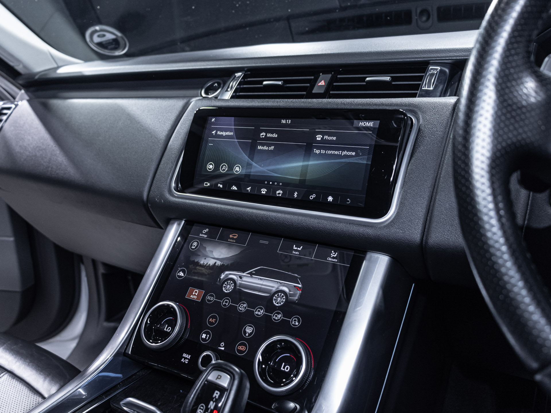 white Range rover Sport HSE-3253