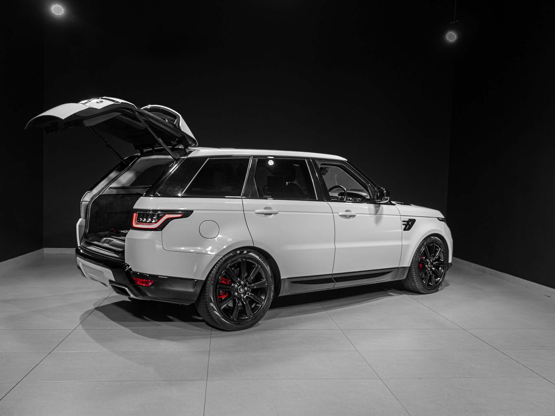 white Range rover Sport HSE-3296