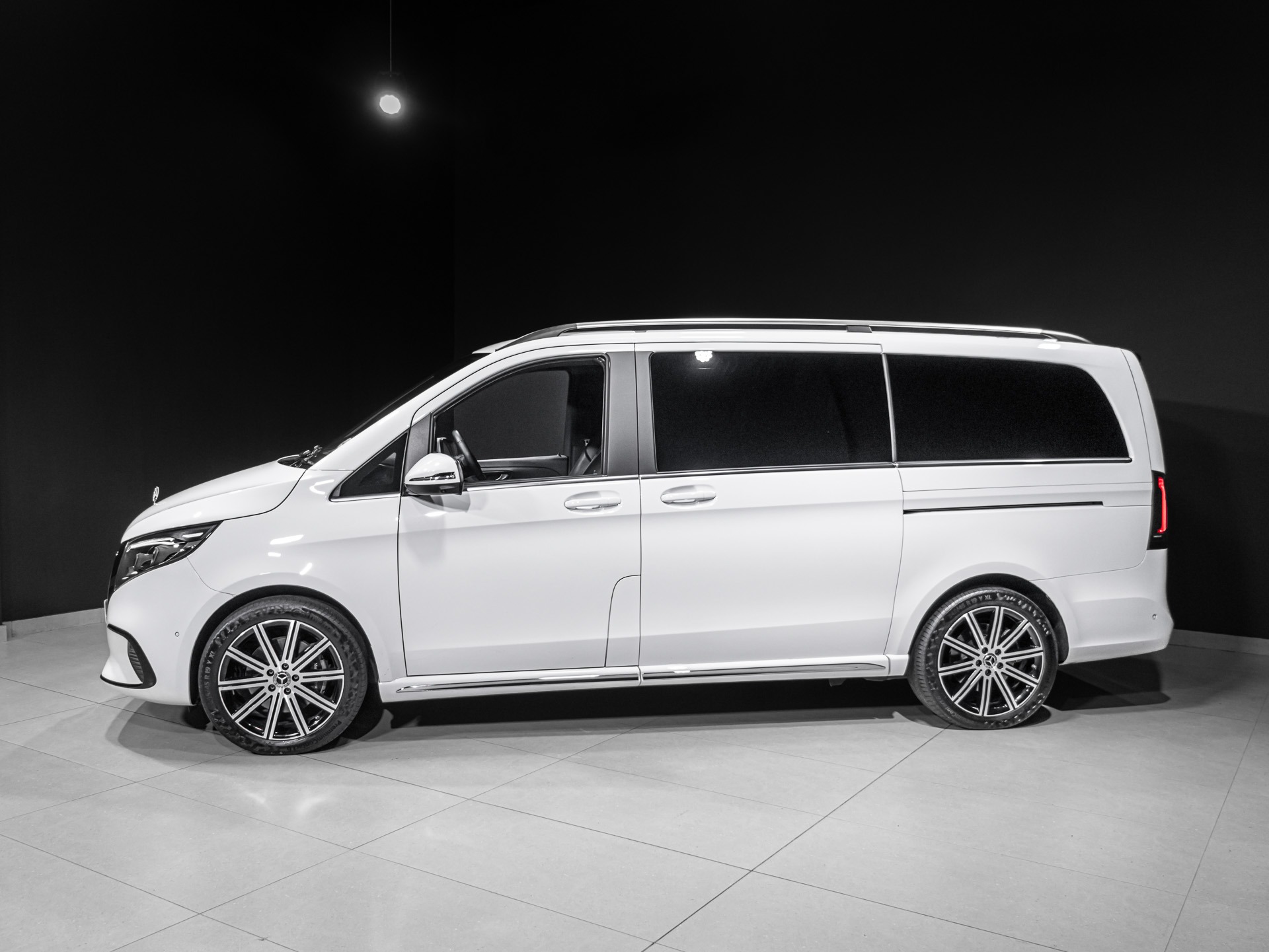 White Mercedes-Benz V300d for sale