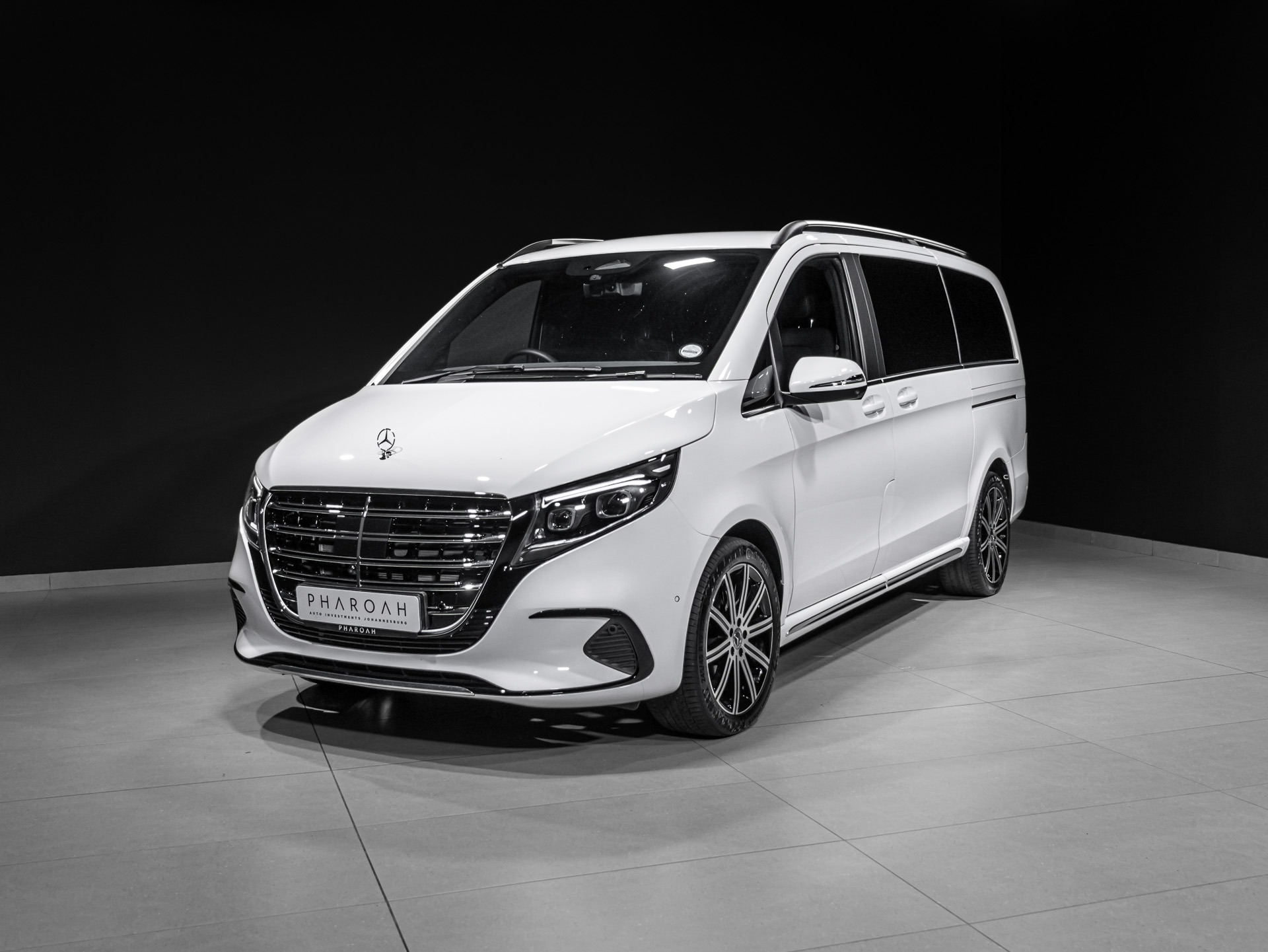 White Mercedes-Benz V300d for sale