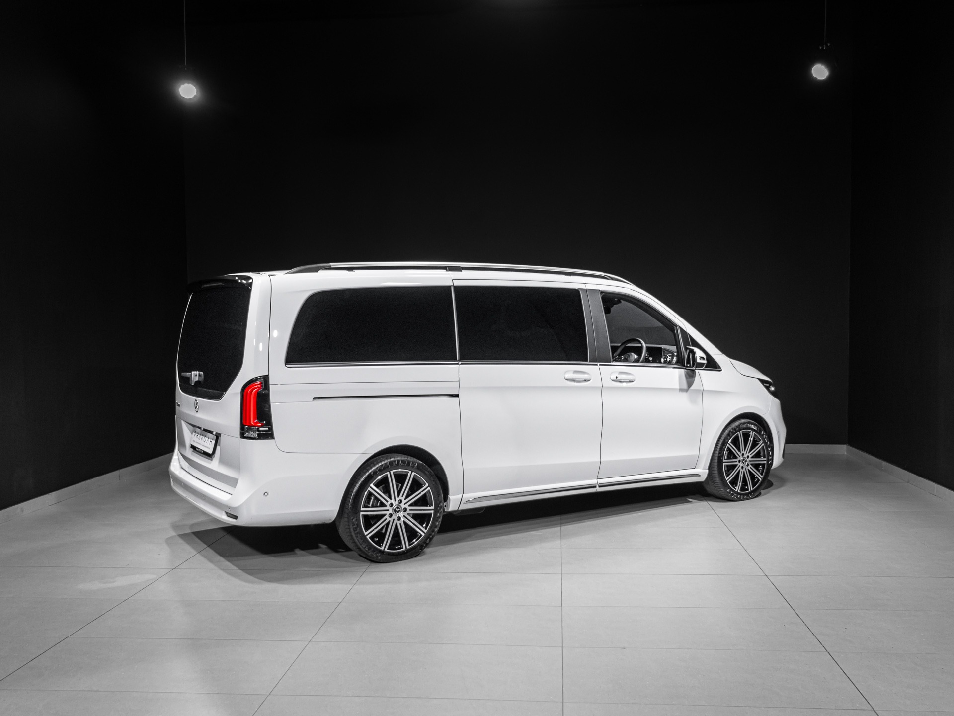 White Mercedes-Benz V300d for sale
