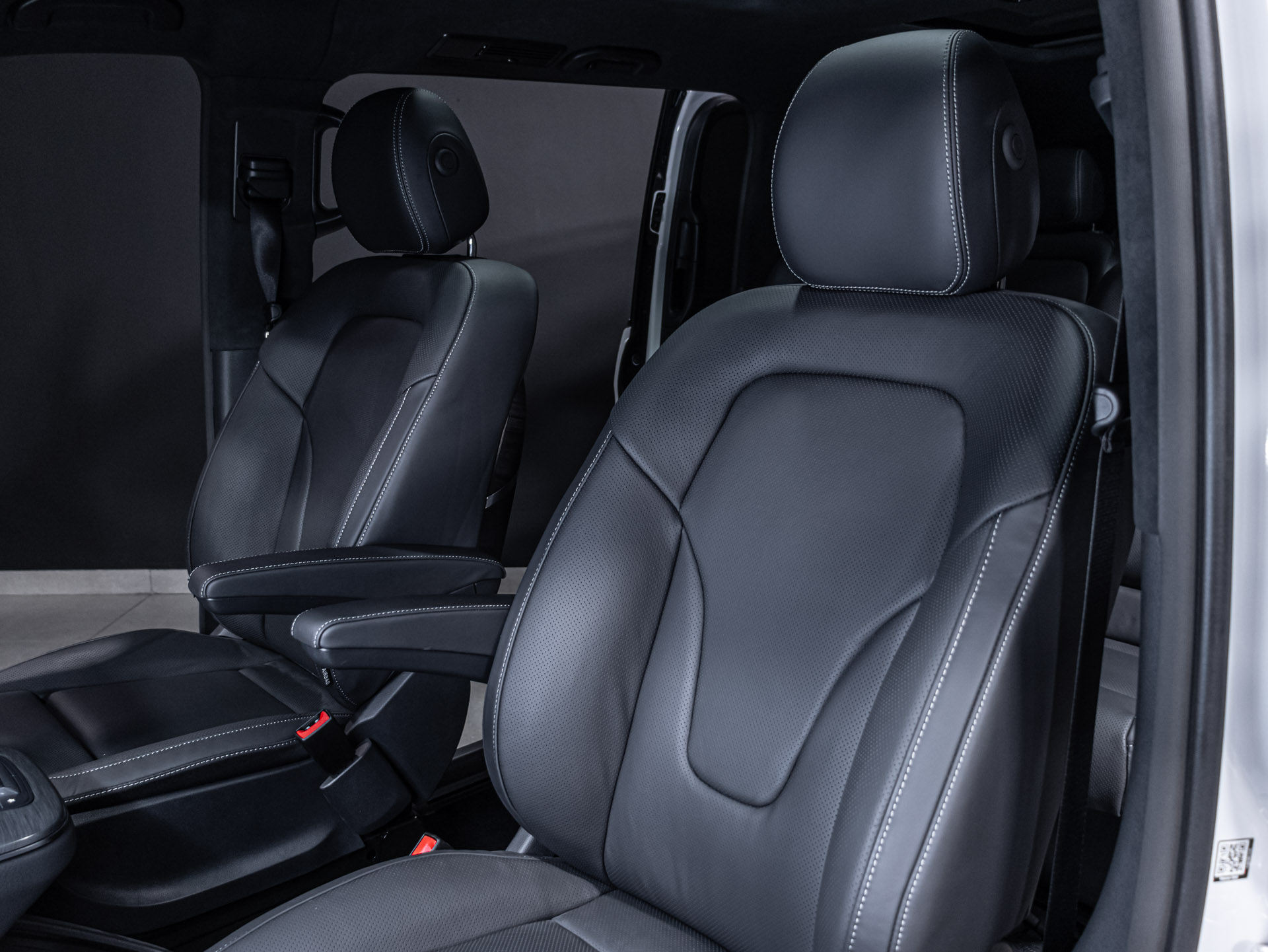 White Mercedes-Benz V-Class for sale