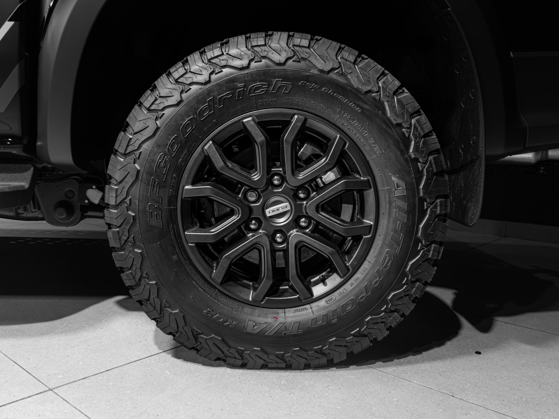 balck raptor 8652