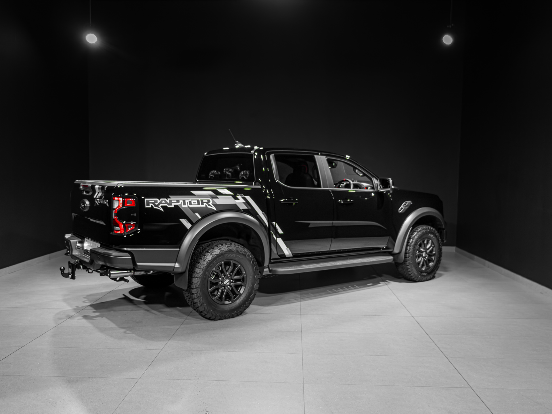 balck raptor 8671